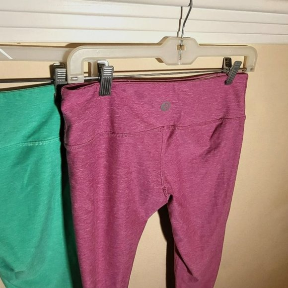 2 Pair of Scorpio Sol Cut-Out Yoga 3/4 Capri Leggings - Size Small - Picture 2 of 5